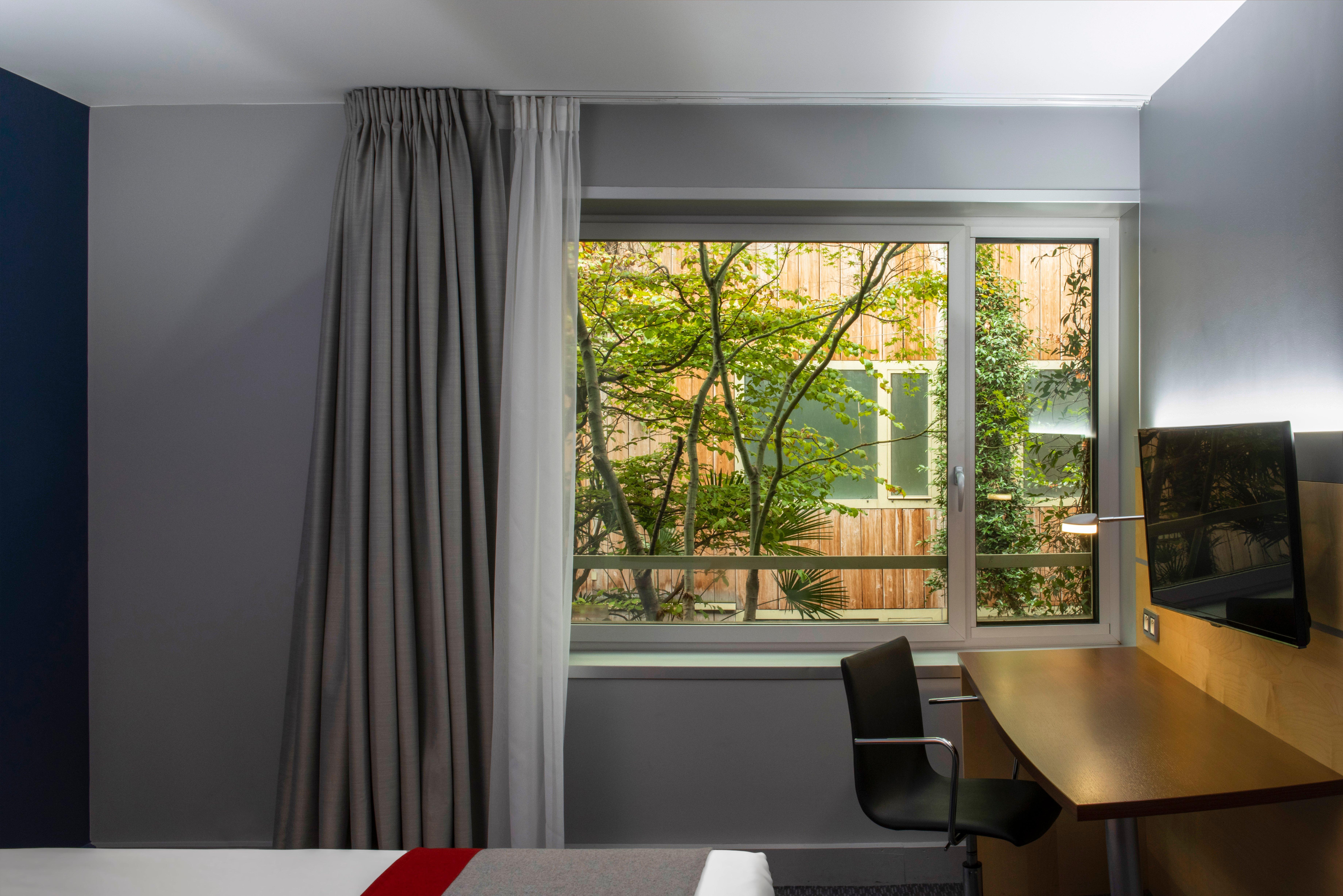 Express Paris-canal De La By Ihg Paris