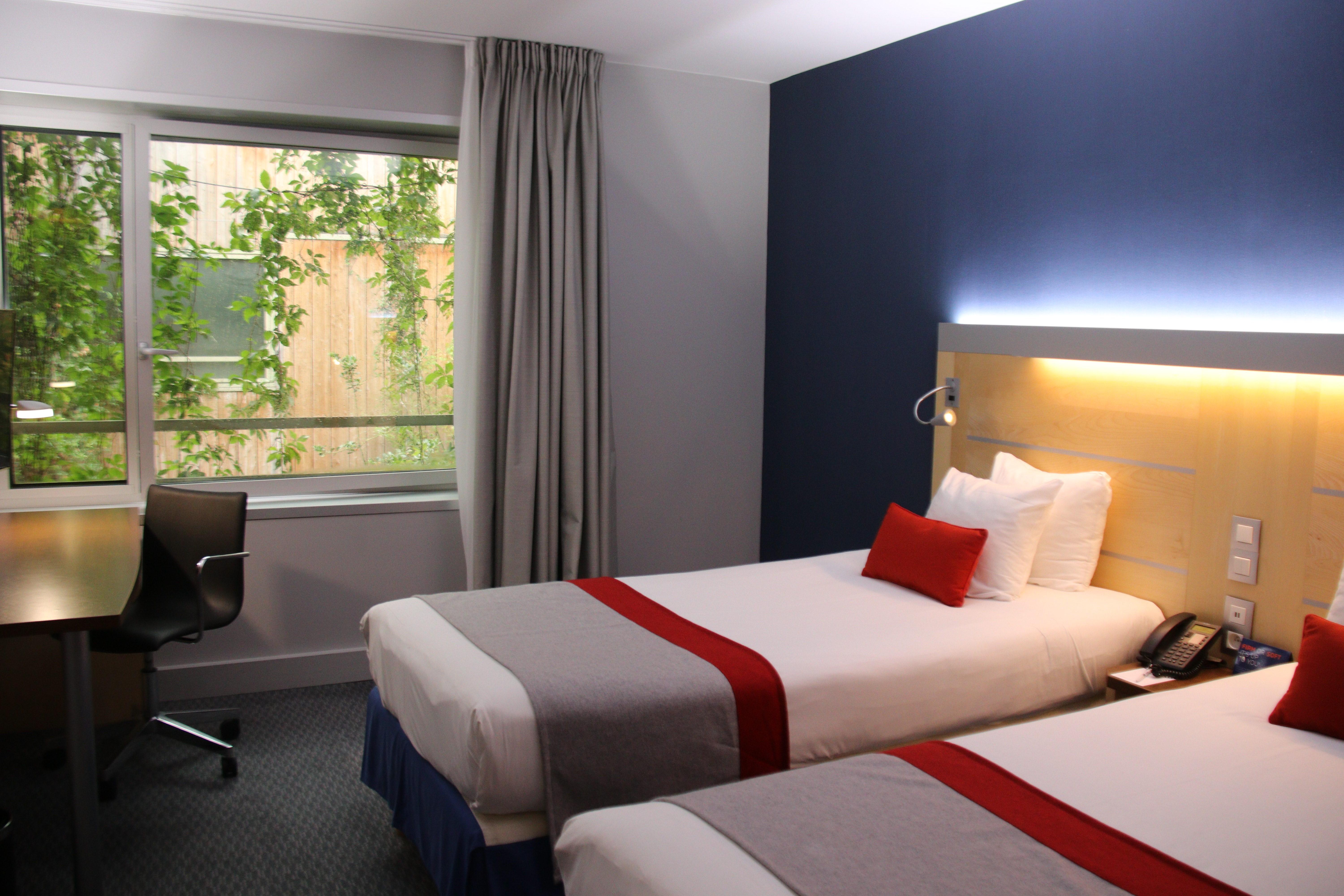 Hotel Express Paris-canal De La By Ihg
