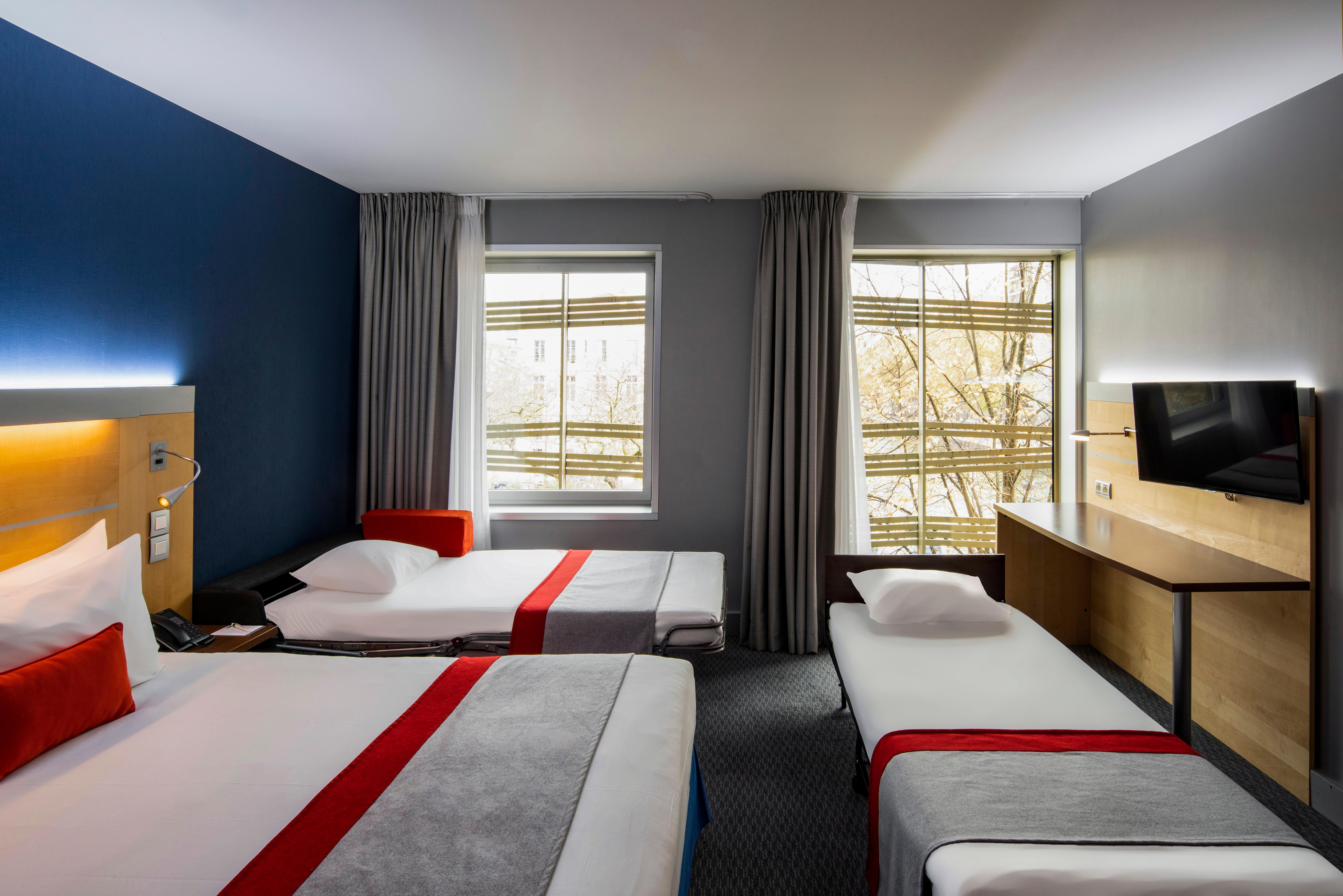 Hotel Express Paris-canal De La By Ihg Paris