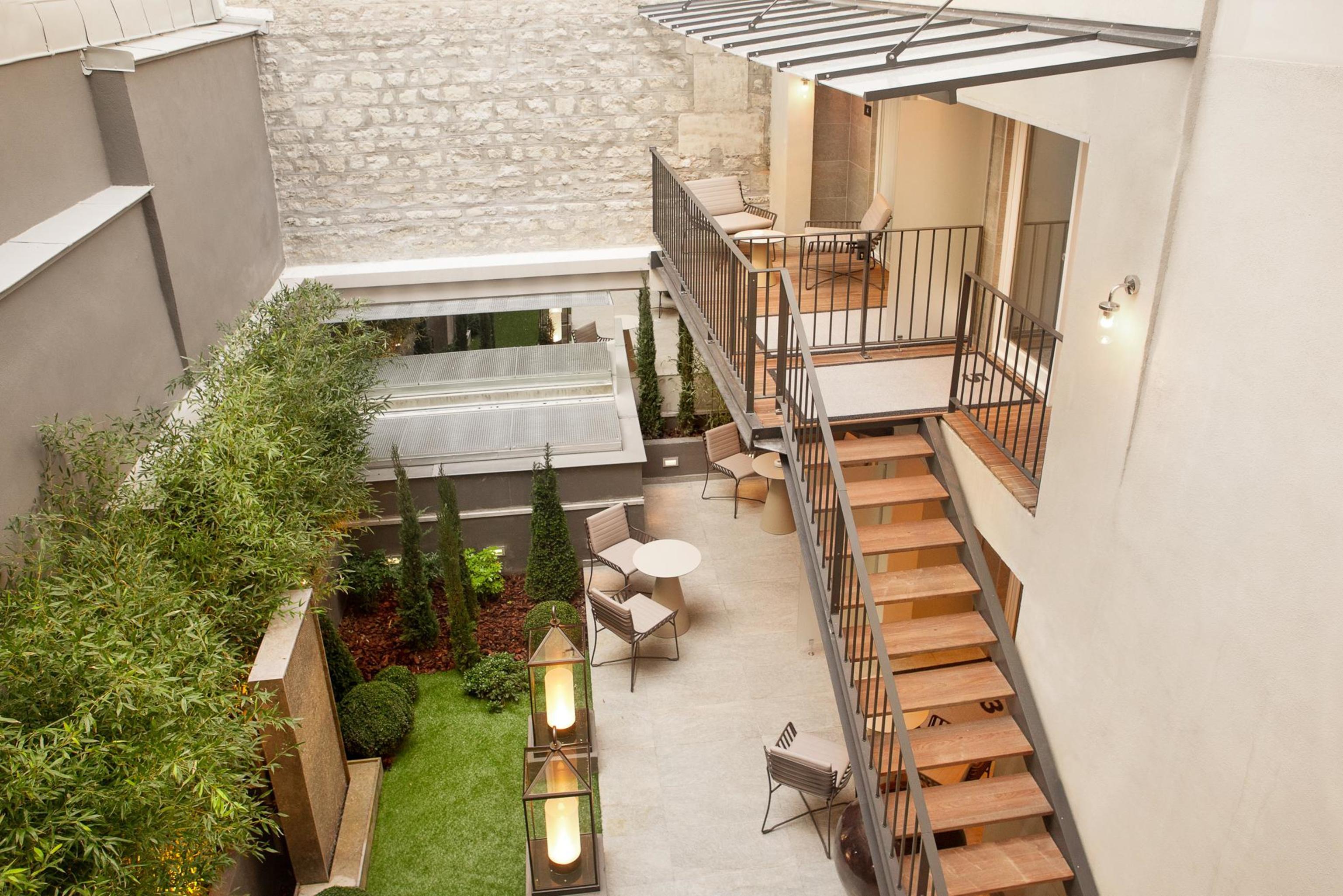 La Lanterne & By Timhotel