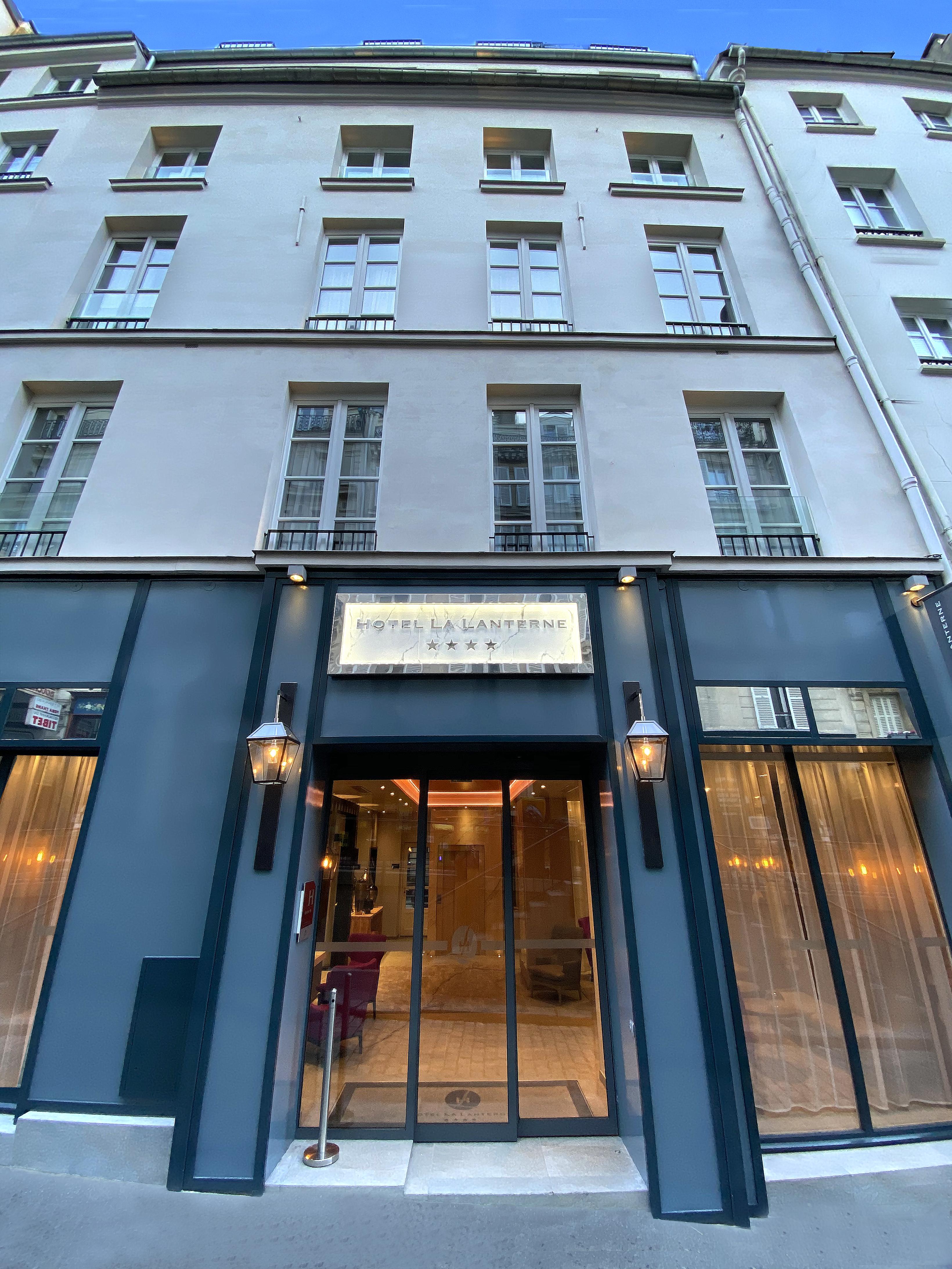 Hotel La Lanterne & By Timhotel Paris