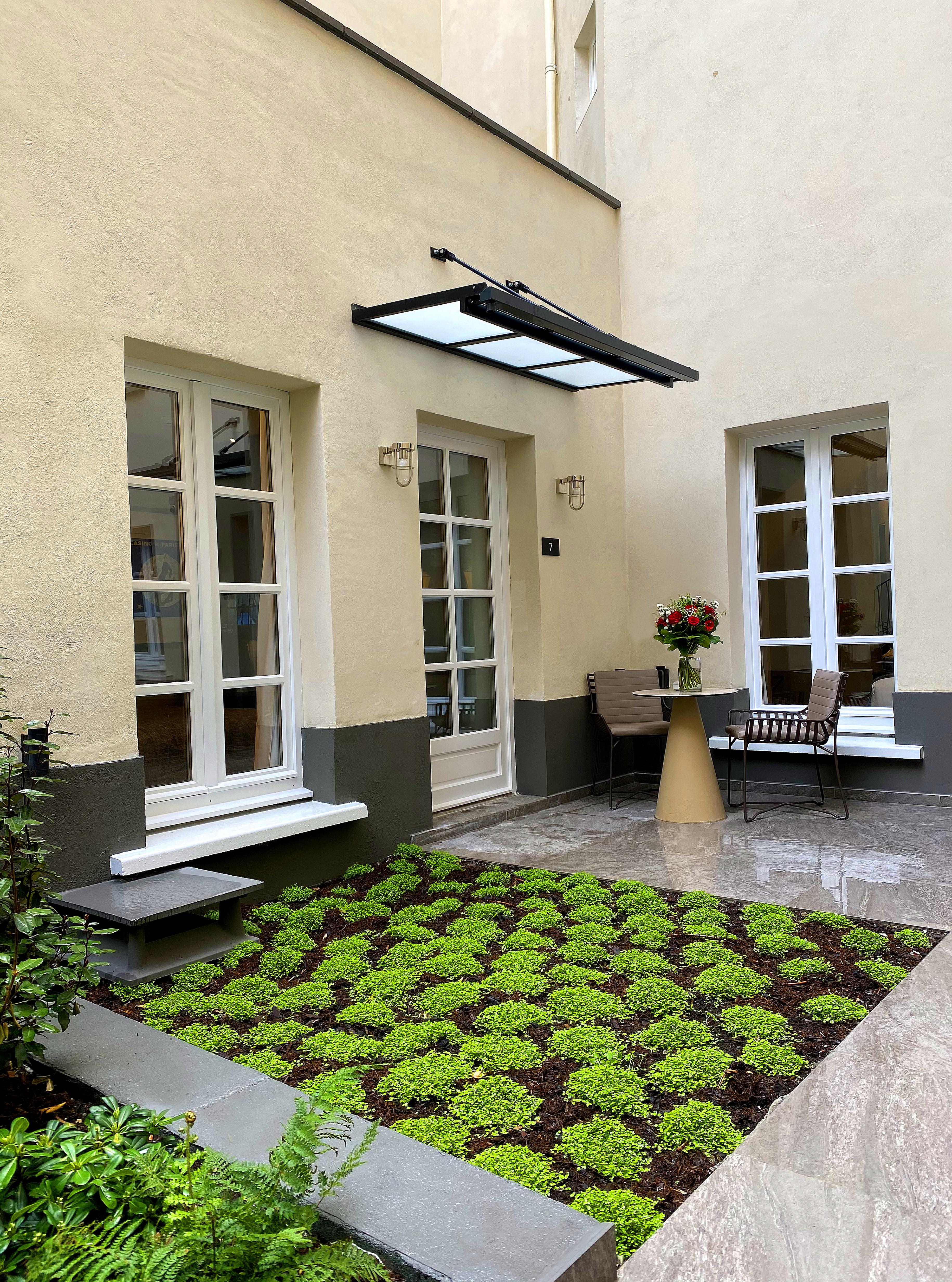 Hotel La Lanterne & By Timhotel