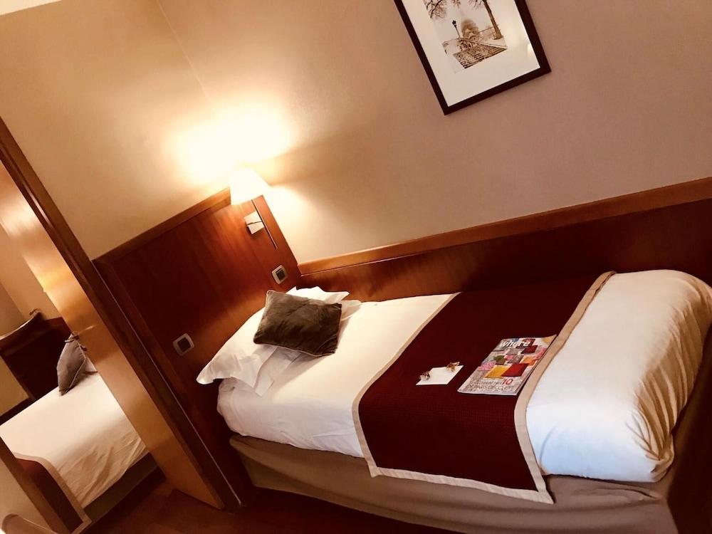 George Sand Hotel Paris