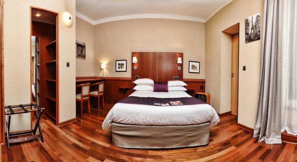George Sand Hotel Paris