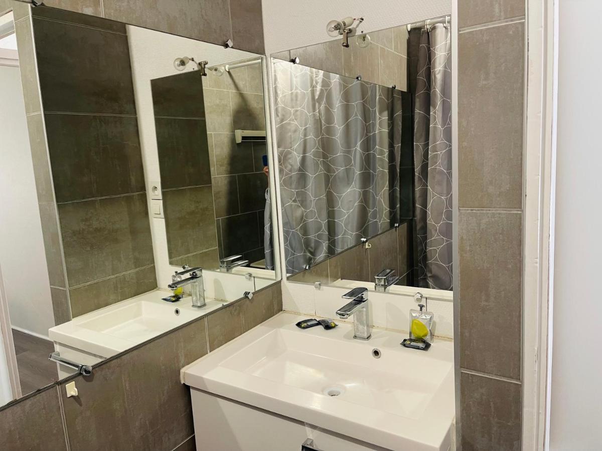 Appartement Tour Eiffel Cambronne 3 *