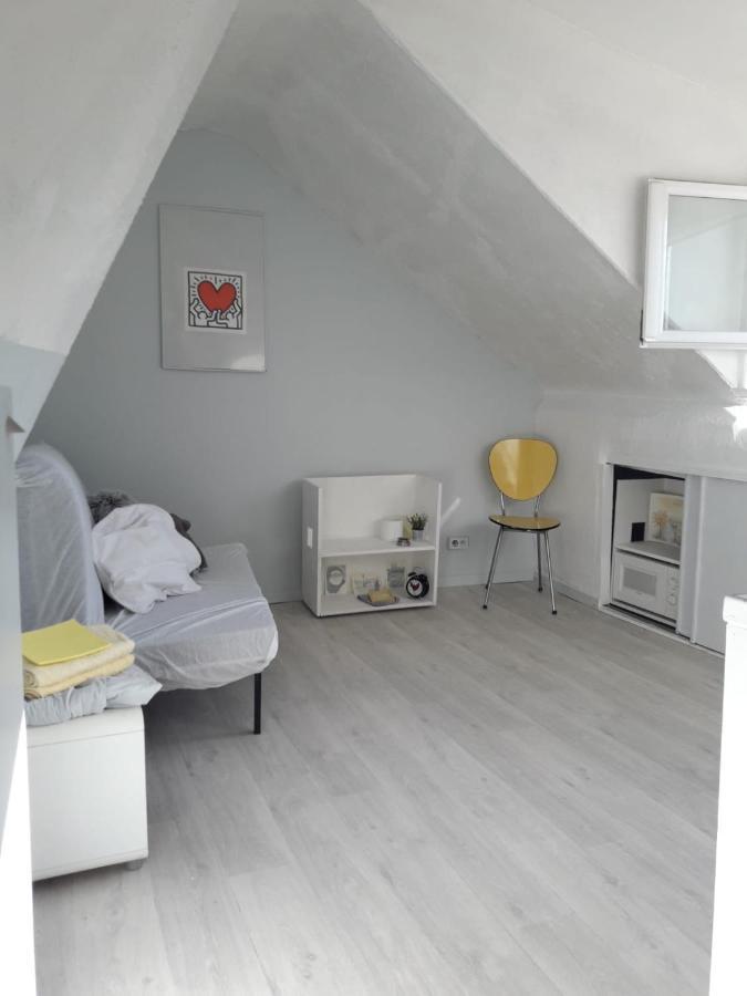 Lovely Studio Notre Dame Apartment *