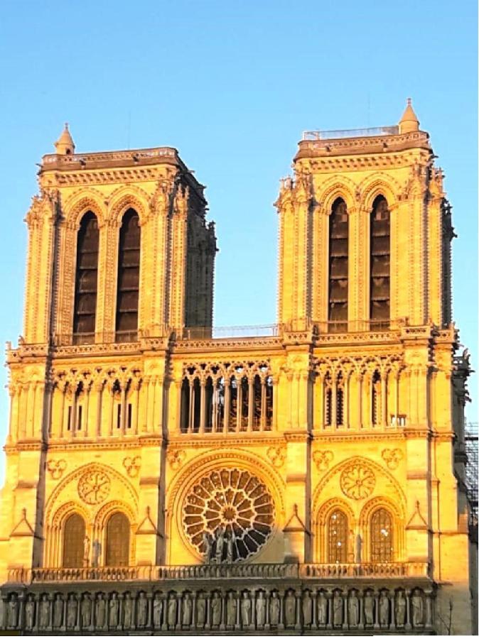 Lovely Studio Notre Dame Paris