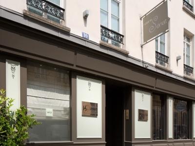 Le Senat Hotel