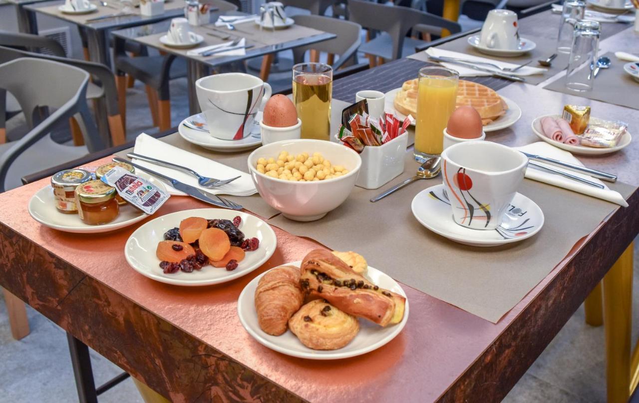 Hotel B55 Paris