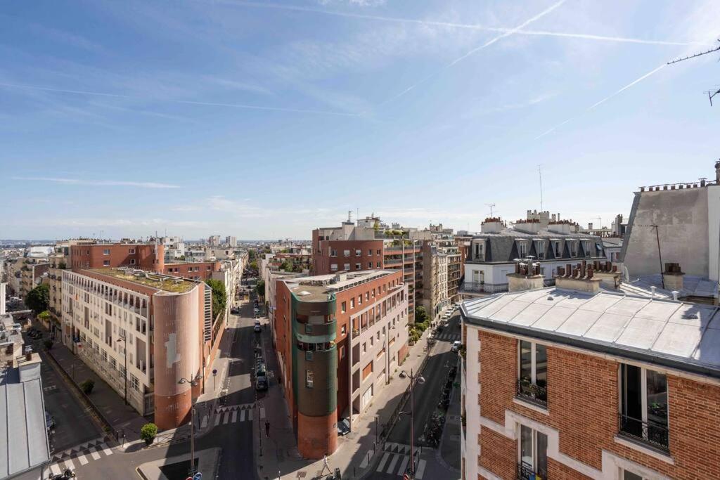 Apartment Dernier Etage A Montmartre *