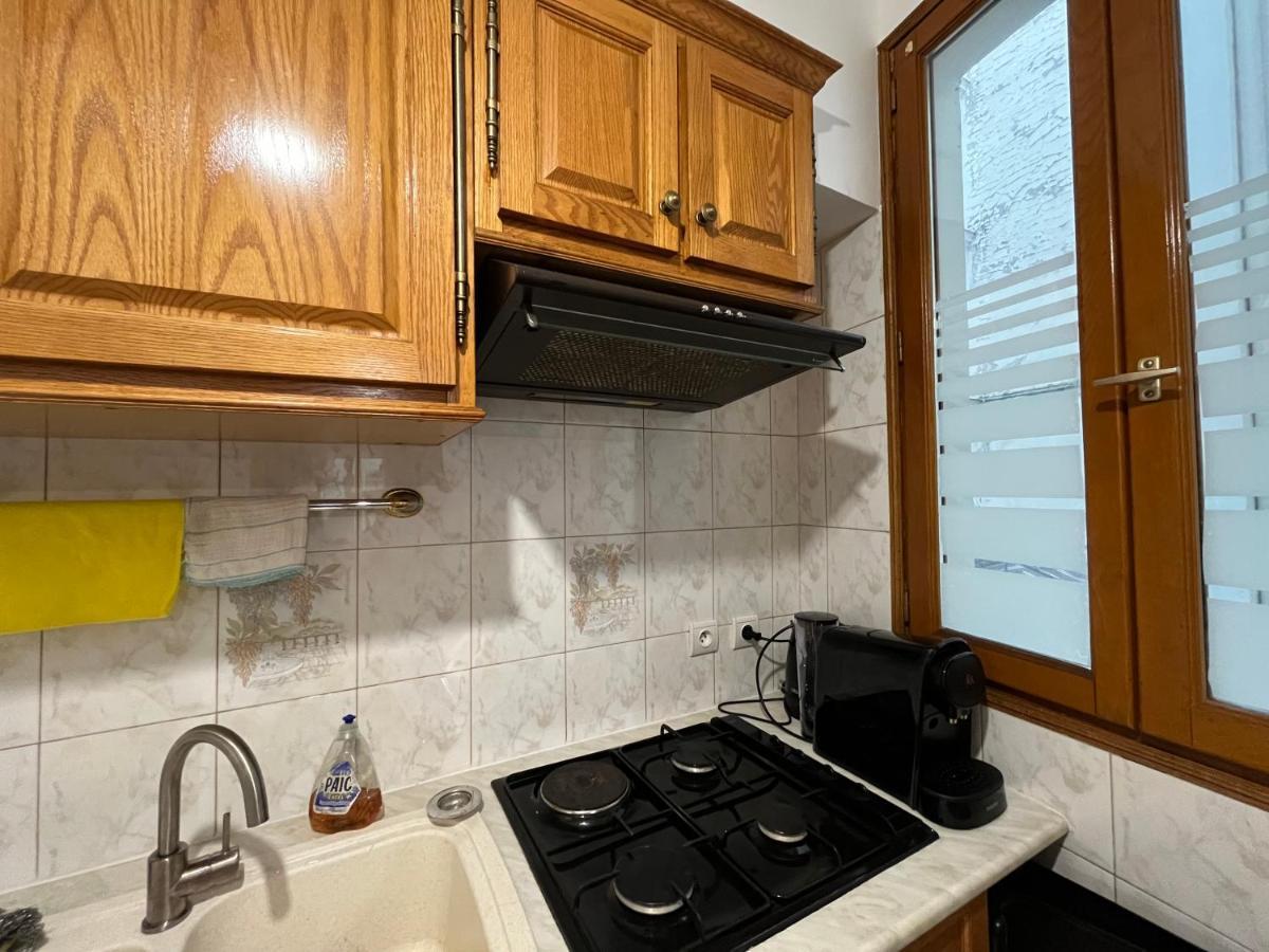 Dream Dwell Paris-two-bedroom Flat Near Pompidou Centre Apartment Paris