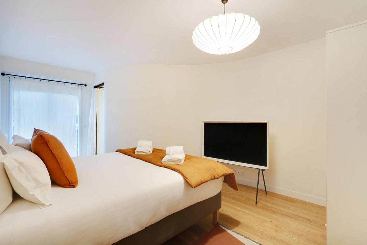 Pick A Flat's In Saint-germain - Rue De Sevres * Paris