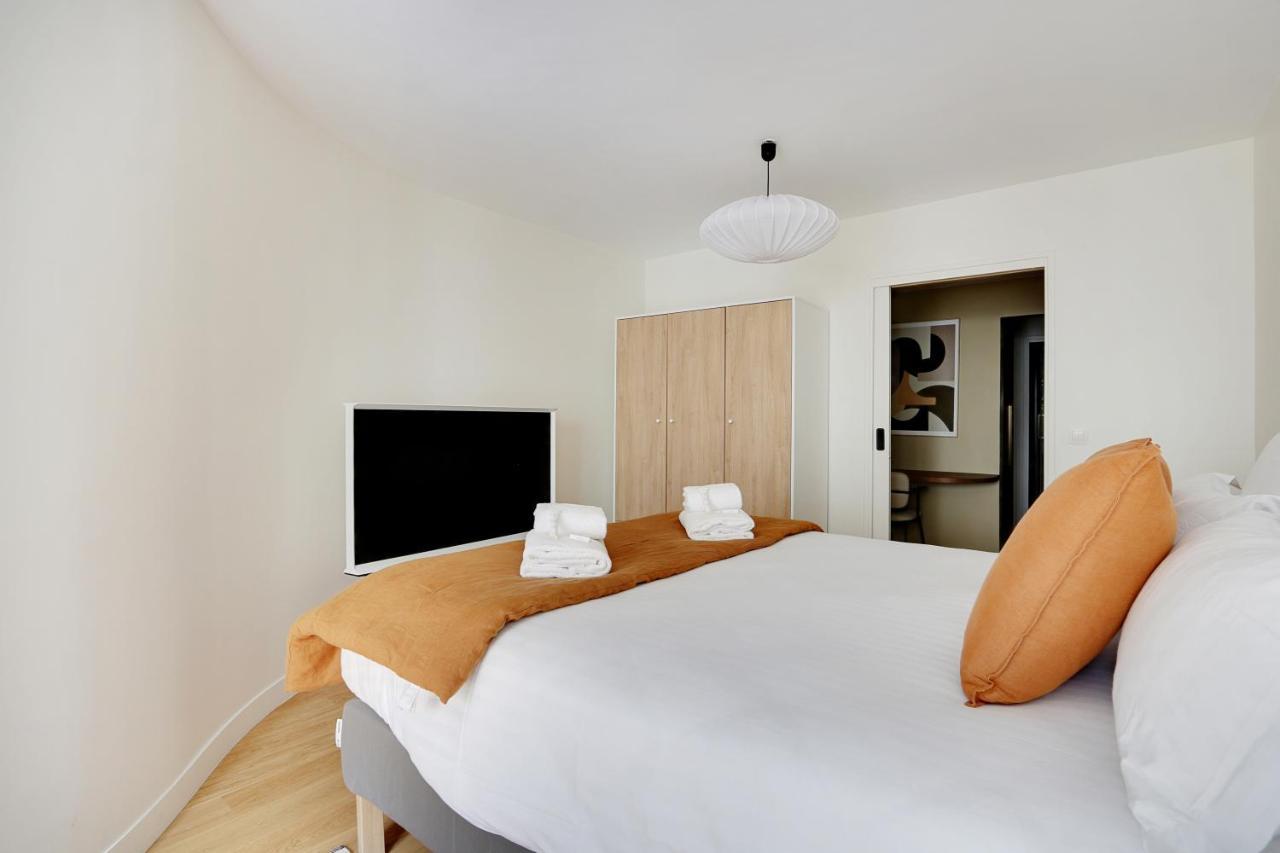Pick A Flat's In Saint-germain - Rue De Sevres Paris