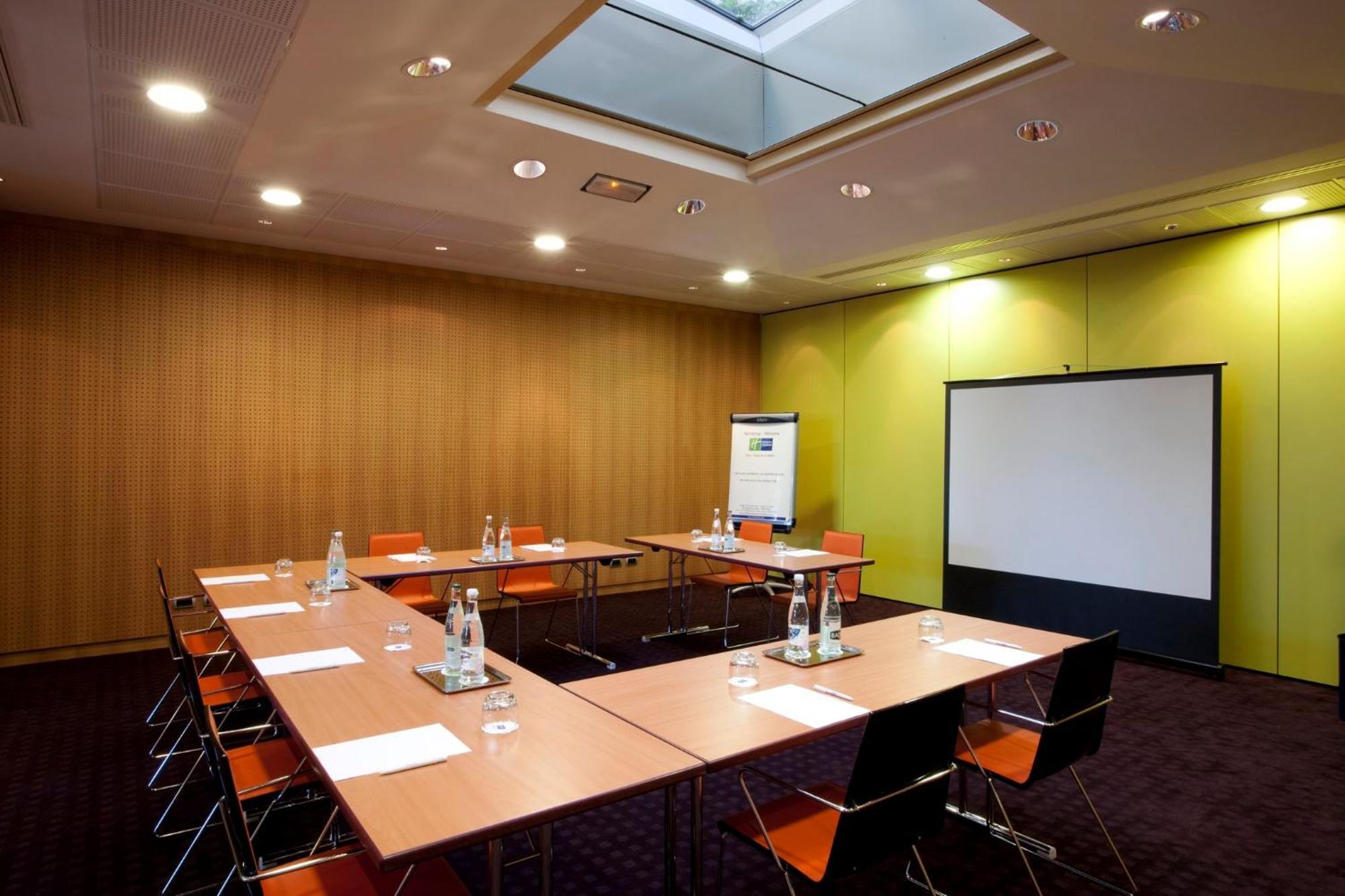 Express Paris-canal De La By Ihg 3* Paris