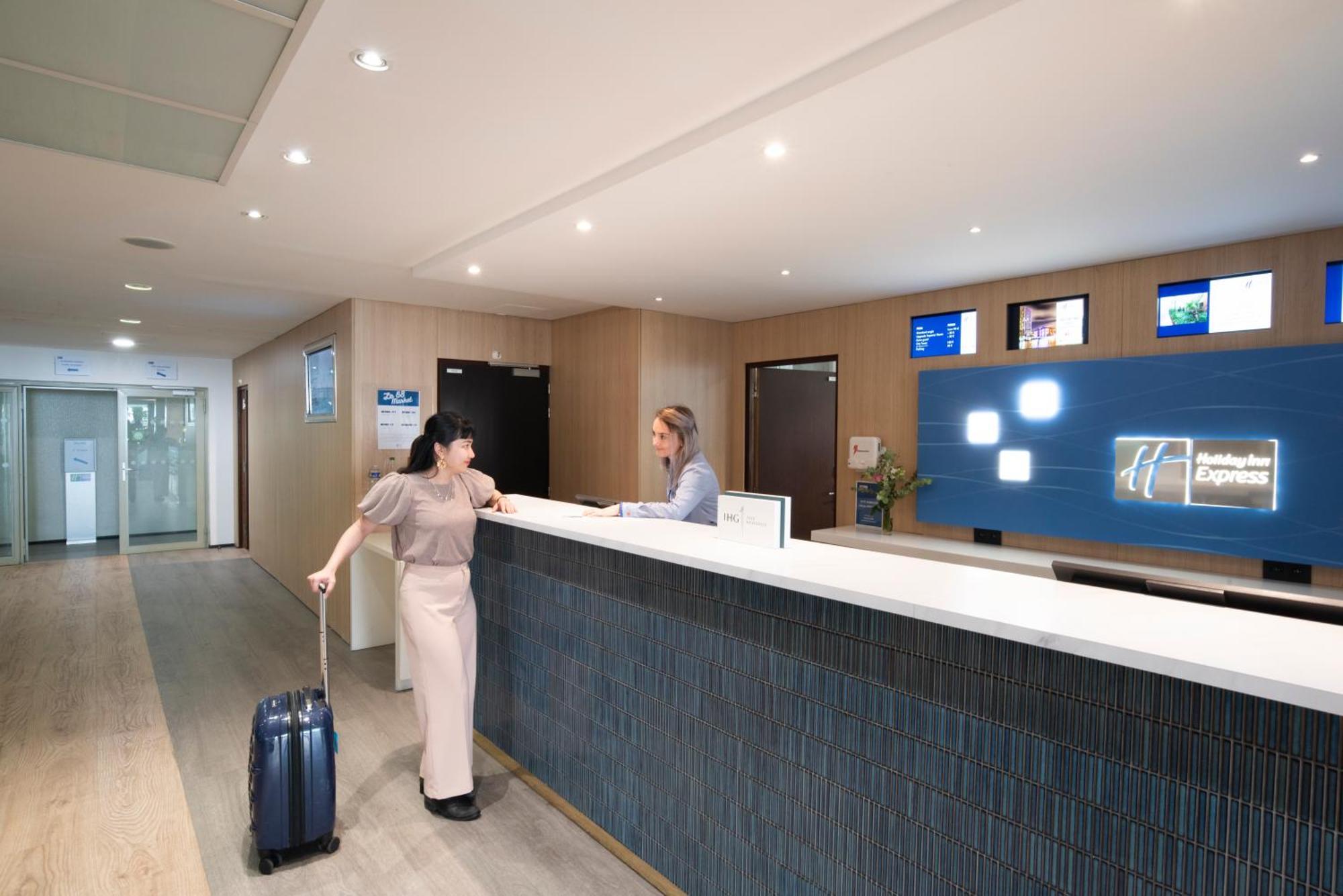 Express Paris-canal De La By Ihg 3* Paris