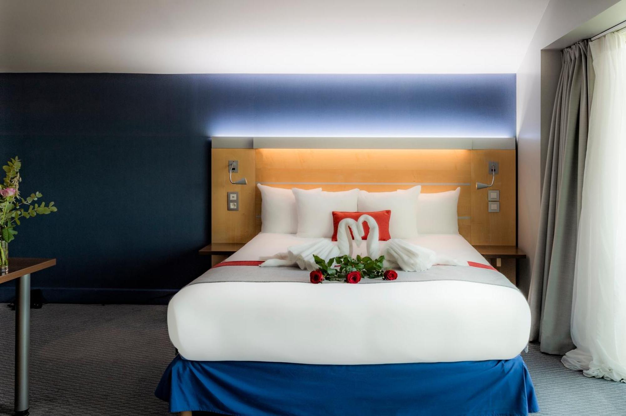 Express Paris-canal De La By Ihg 3*