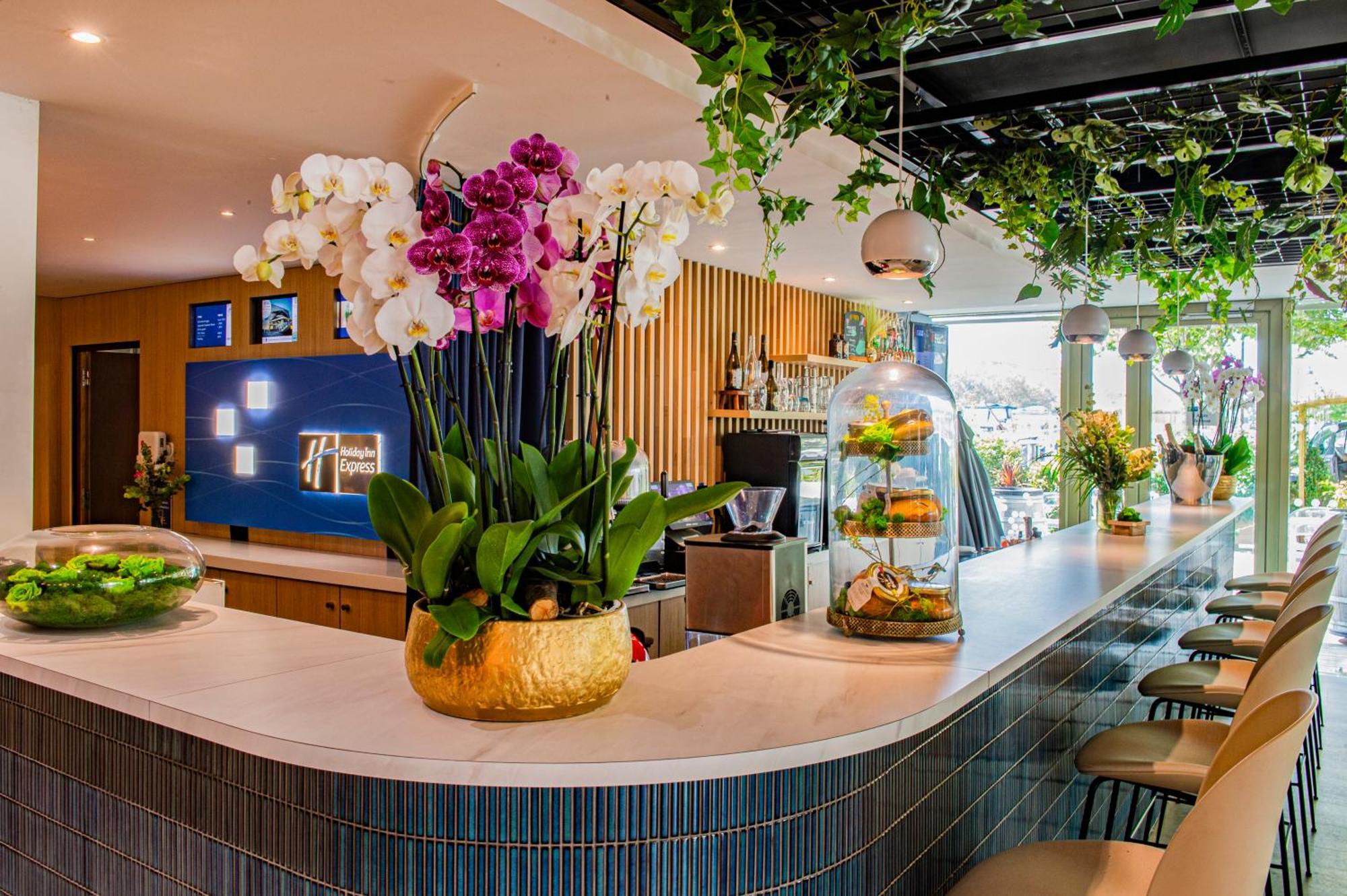 Express Paris-canal De La By Ihg Hotel