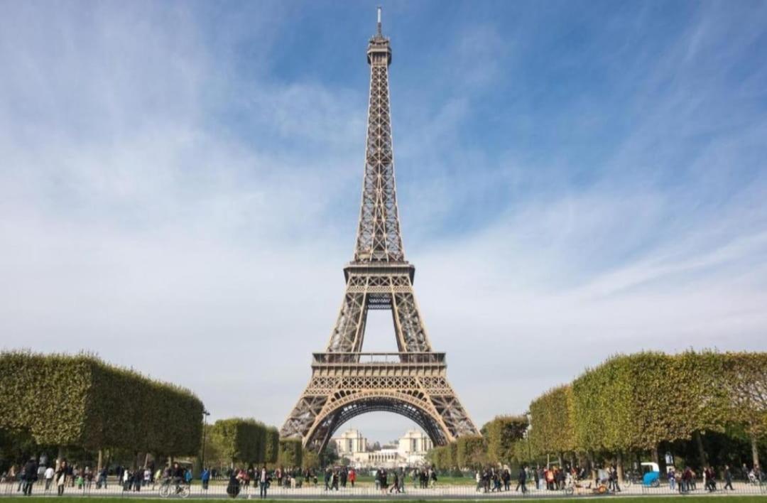 Au Coeur Du Paris. Paris