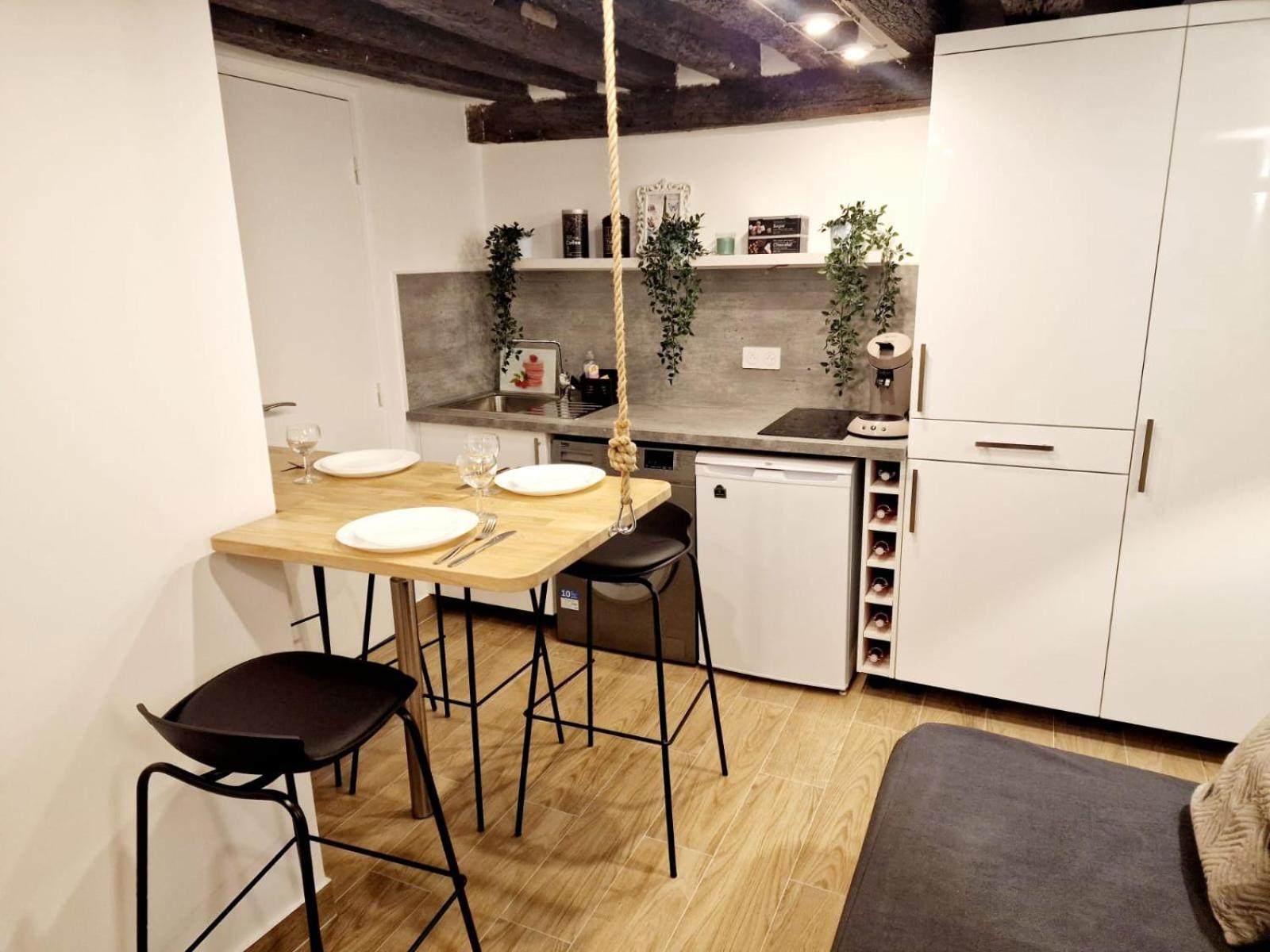 Apartment Au Coeur Du Paris. *