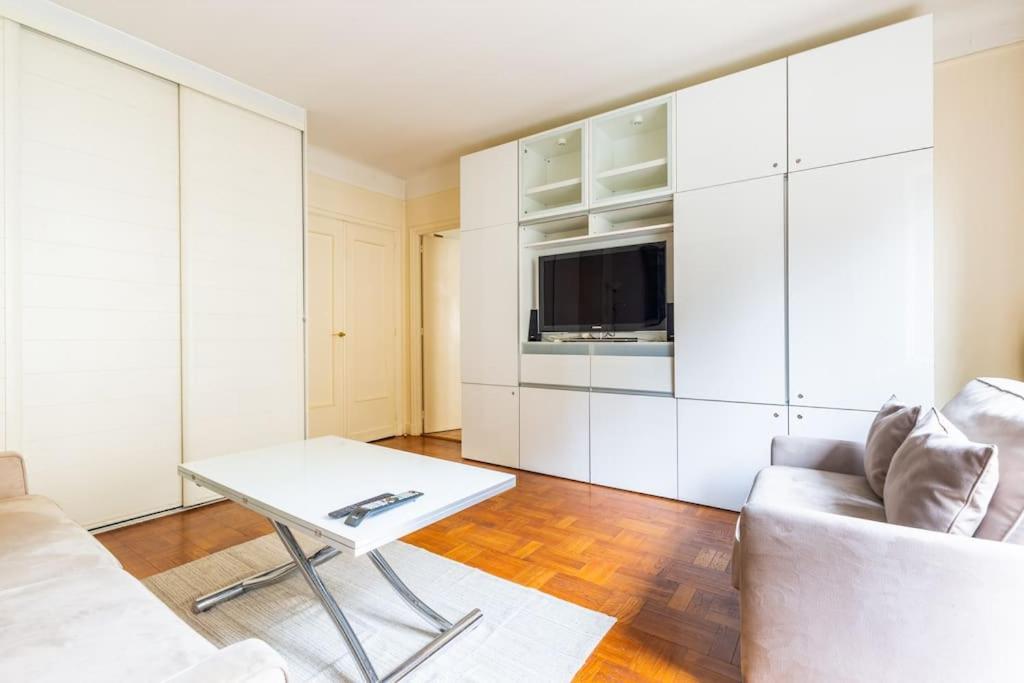 Studio#porte Dauphine#avenue Foch#2pers.