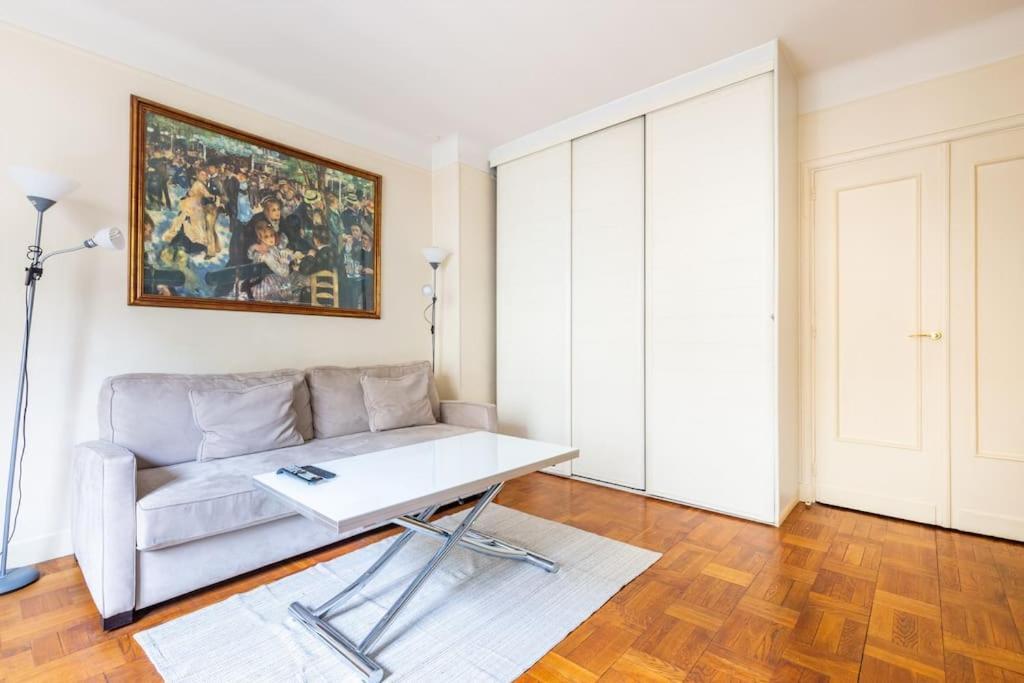 Apartment Studio#porte Dauphine#avenue Foch#2pers. Paris