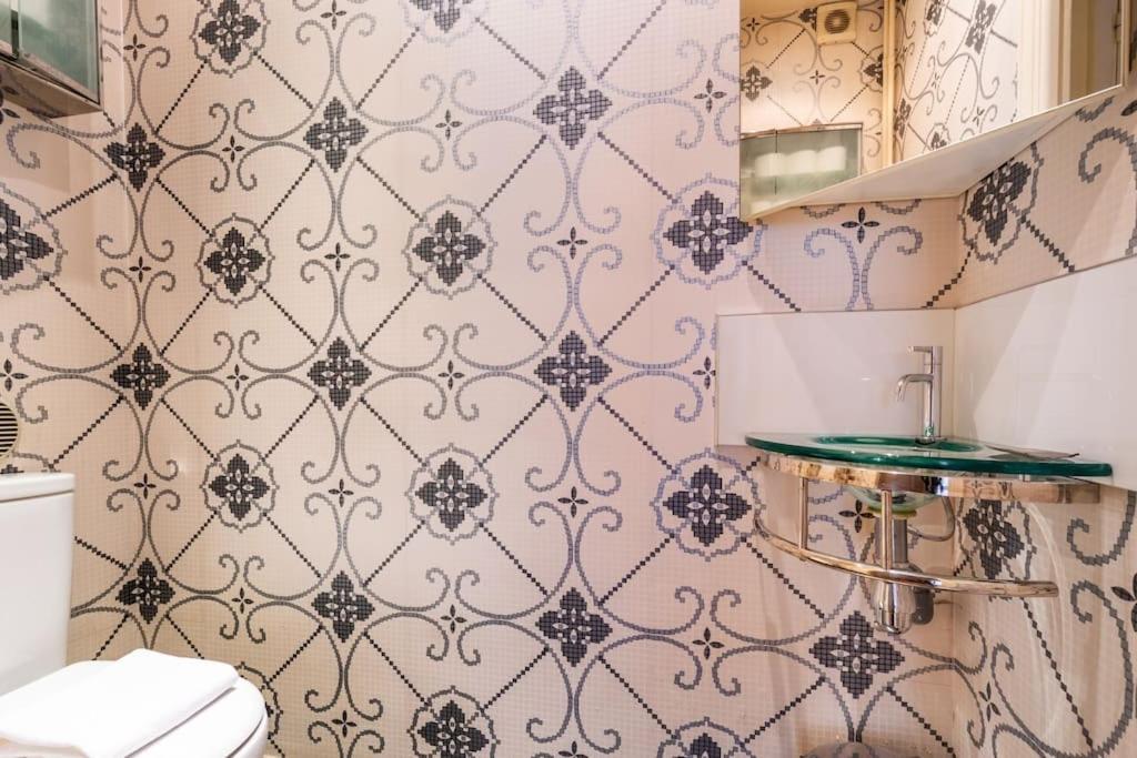 Studio#porte Dauphine#avenue Foch#2pers. * Paris