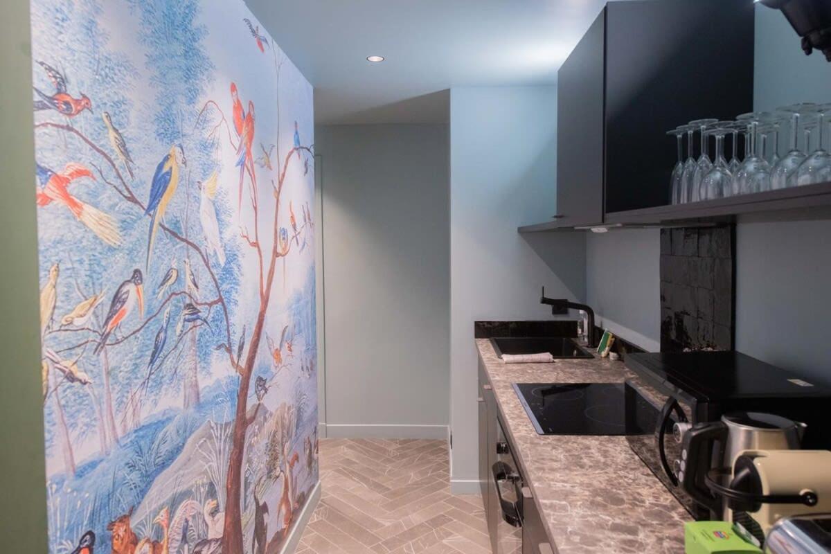 Recently Renovated 3bd Next To Invalides Apartment *