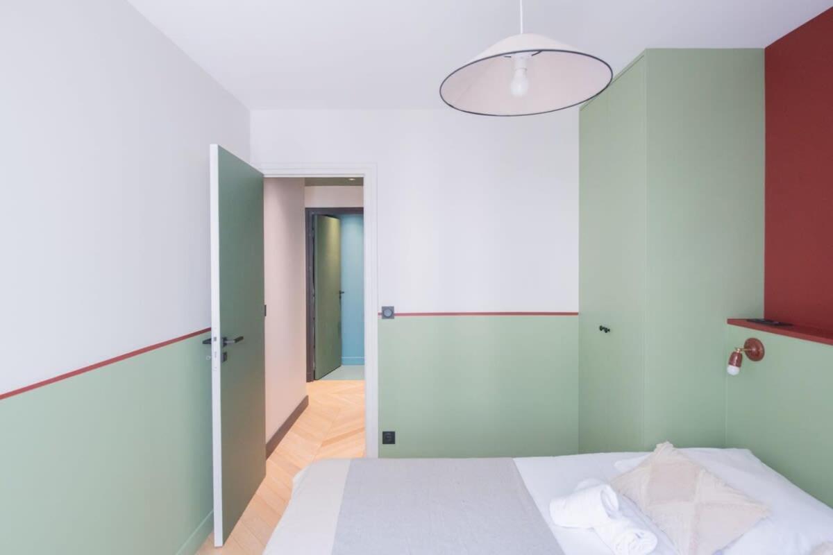 Recently Renovated 3bd Next To Invalides Apartment