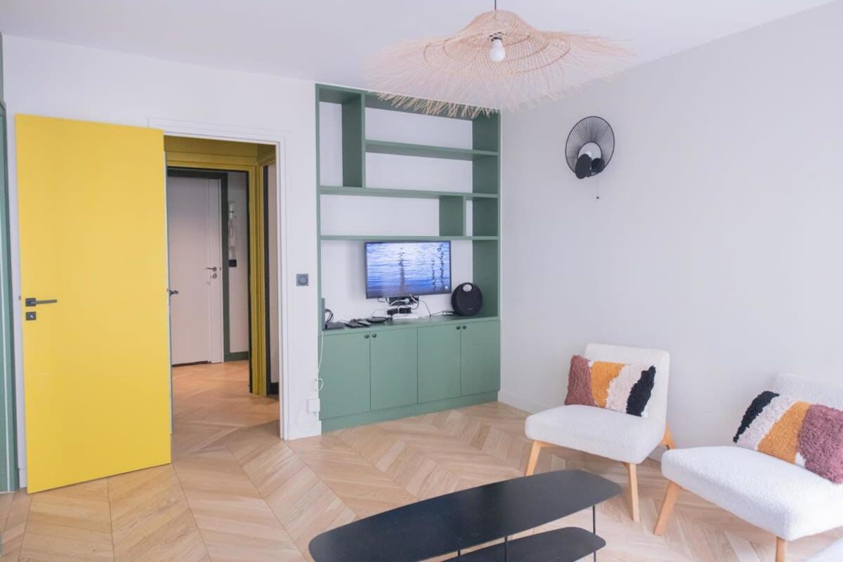 Recently Renovated 3bd Next To Invalides Apartment *