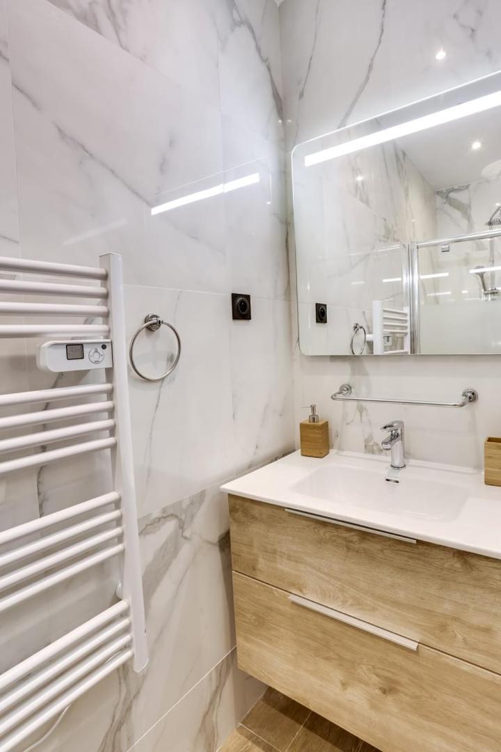 149 Christophe, Great Apt, Apartment Paris