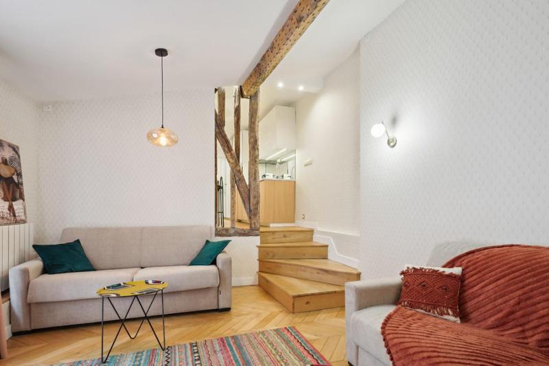 264 Latino - Superb In Paris