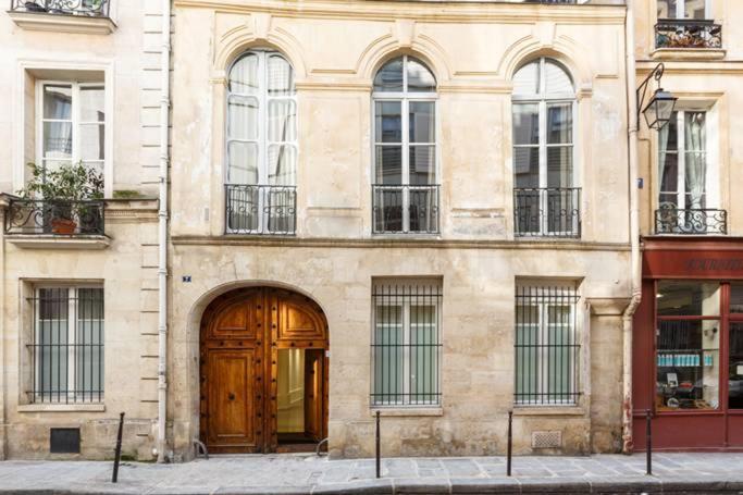 Amazing Premium Flat, Fantastic Location, 1290 Sqf * Paris