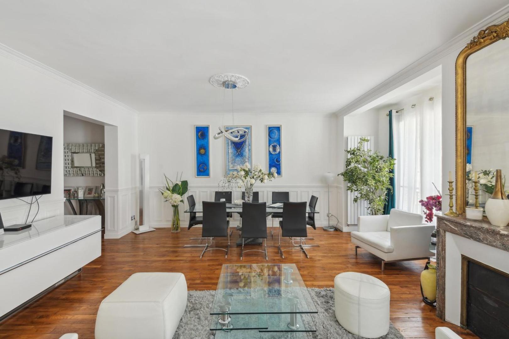 Elegance Parisienne Pres Des Champs-elysees Apartment *