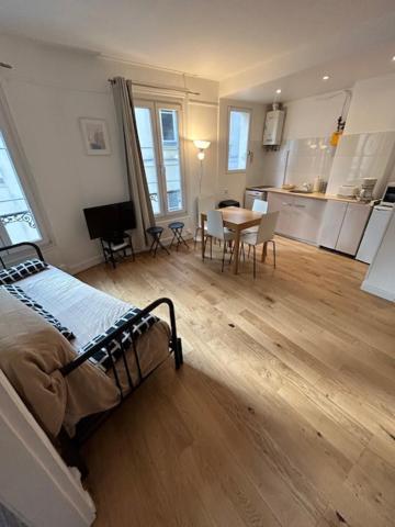 Sacre Coeur Montmartre Et Tour Eiffel, 8 People, Appartement *