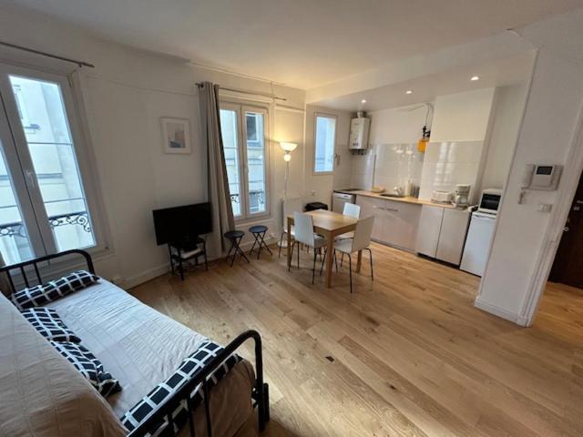 Sacre Coeur Montmartre Et Tour Eiffel, 8 People, Appartement *