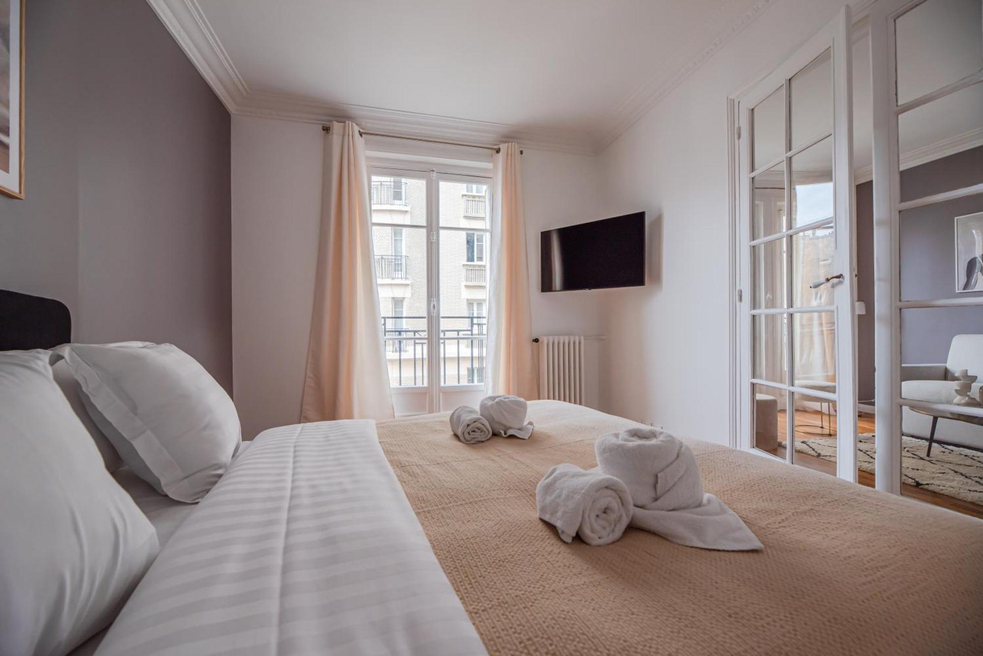 Flat In Near Sacre Coeur