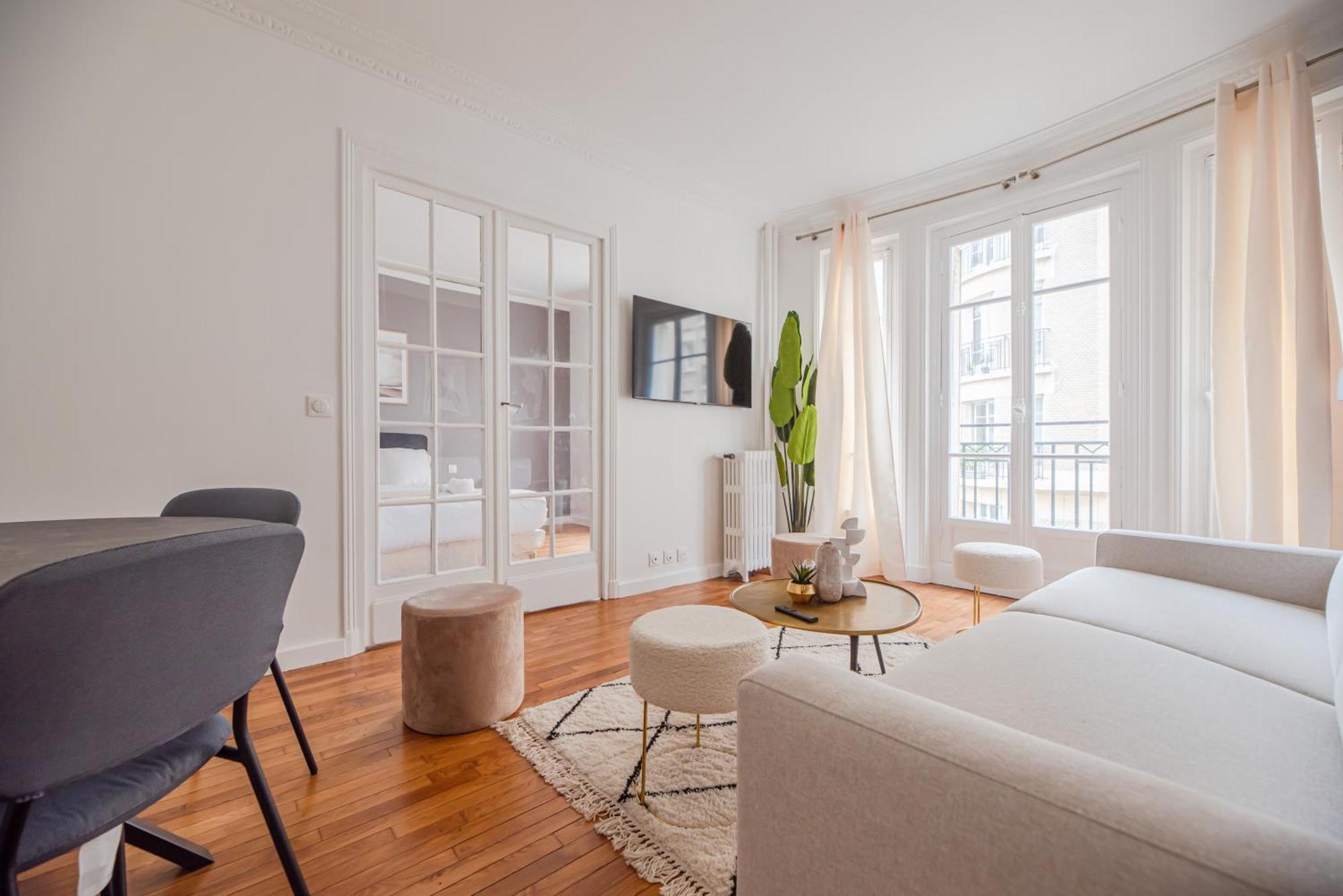 Apartment Flat In Near Sacre Coeur