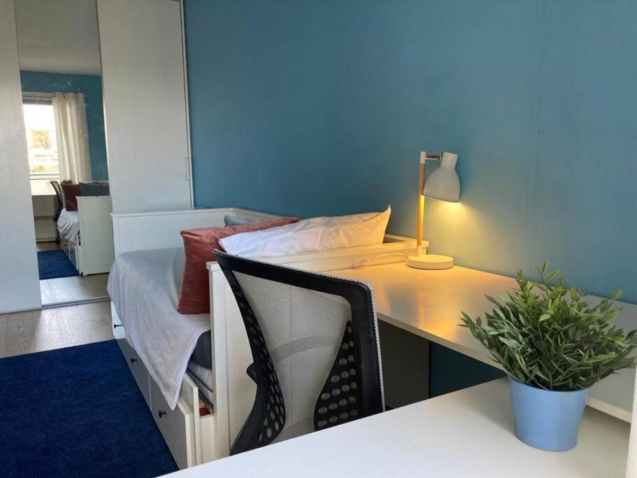 Appart. 100m², 4 Pieces, 2 Salle De Bains, Calme. * Paris