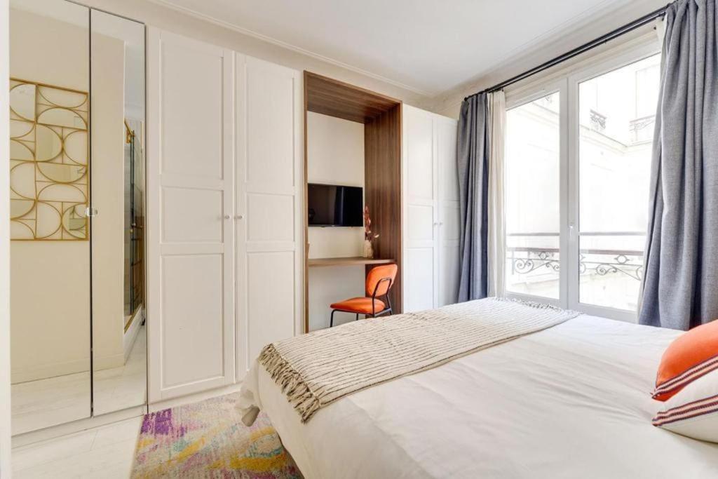 Trocadero -3 Bedrooms *