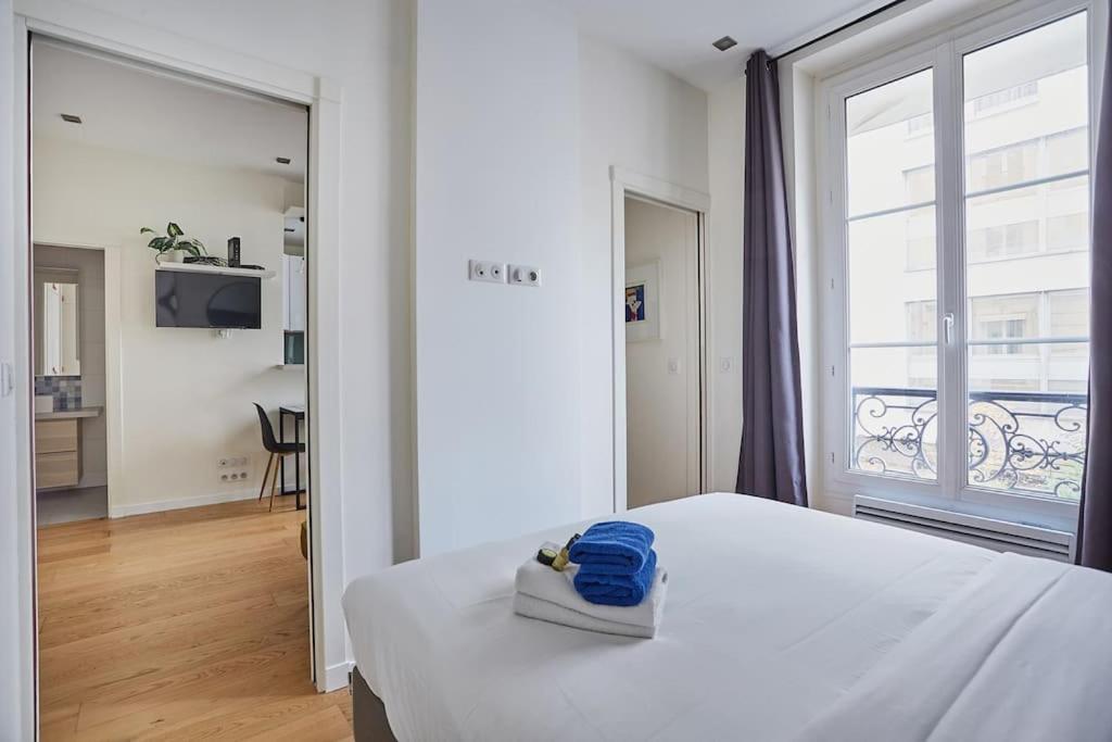 Appartement Rent A - Alma Paris
