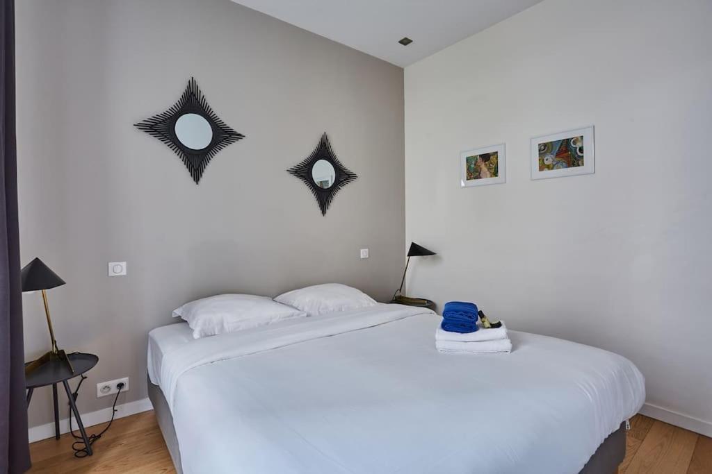 Appartement Rent A - Alma Paris