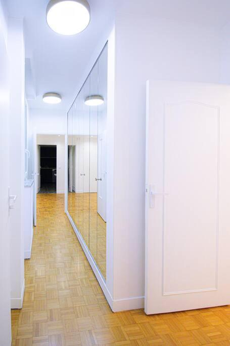 Appartement 6pers-balcony-paris 12-hopital Trousseau Paris