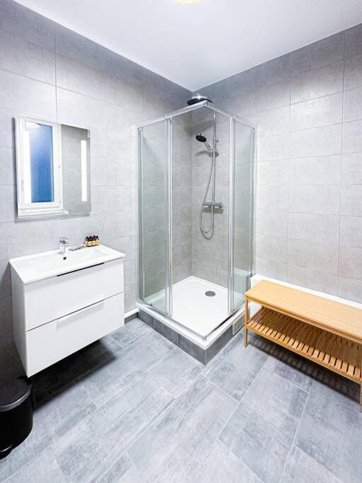 6pers-balcony-paris 12-hopital Trousseau Appartement *