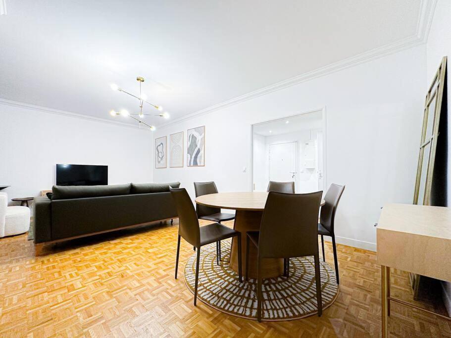 Appartement 6pers-balcony-paris 12-hopital Trousseau Paris