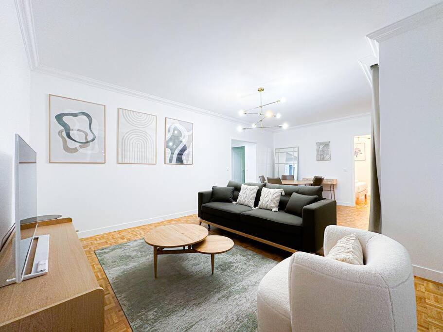 Appartement 6pers-balcony-paris 12-hopital Trousseau *