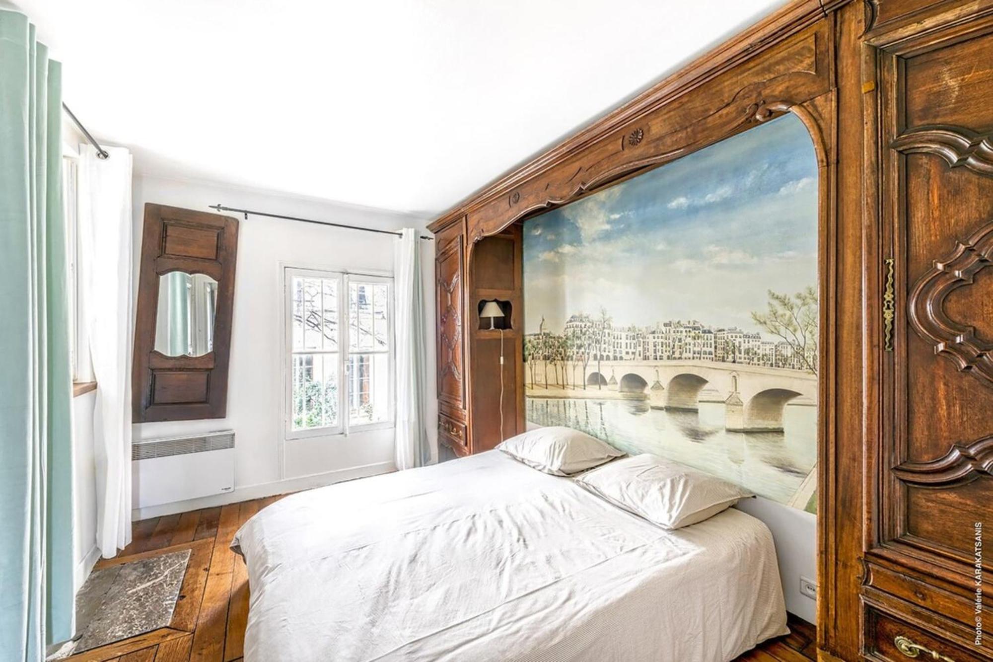 Ile Saint Louis - Quai D'orleans 2bdr By B'your Paris