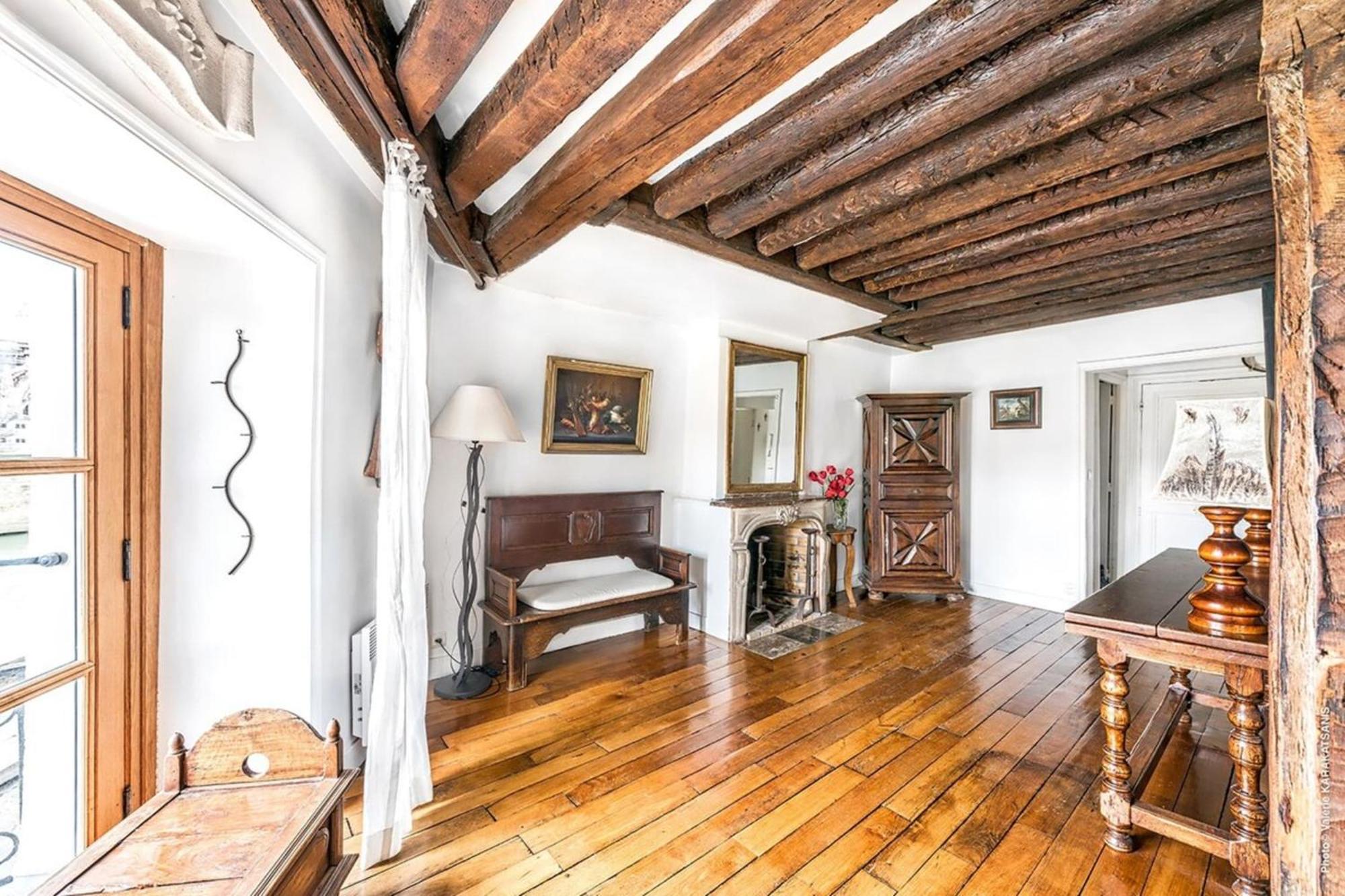 Appartement Ile Saint Louis - Quai D'orleans 2bdr By B'your Paris
