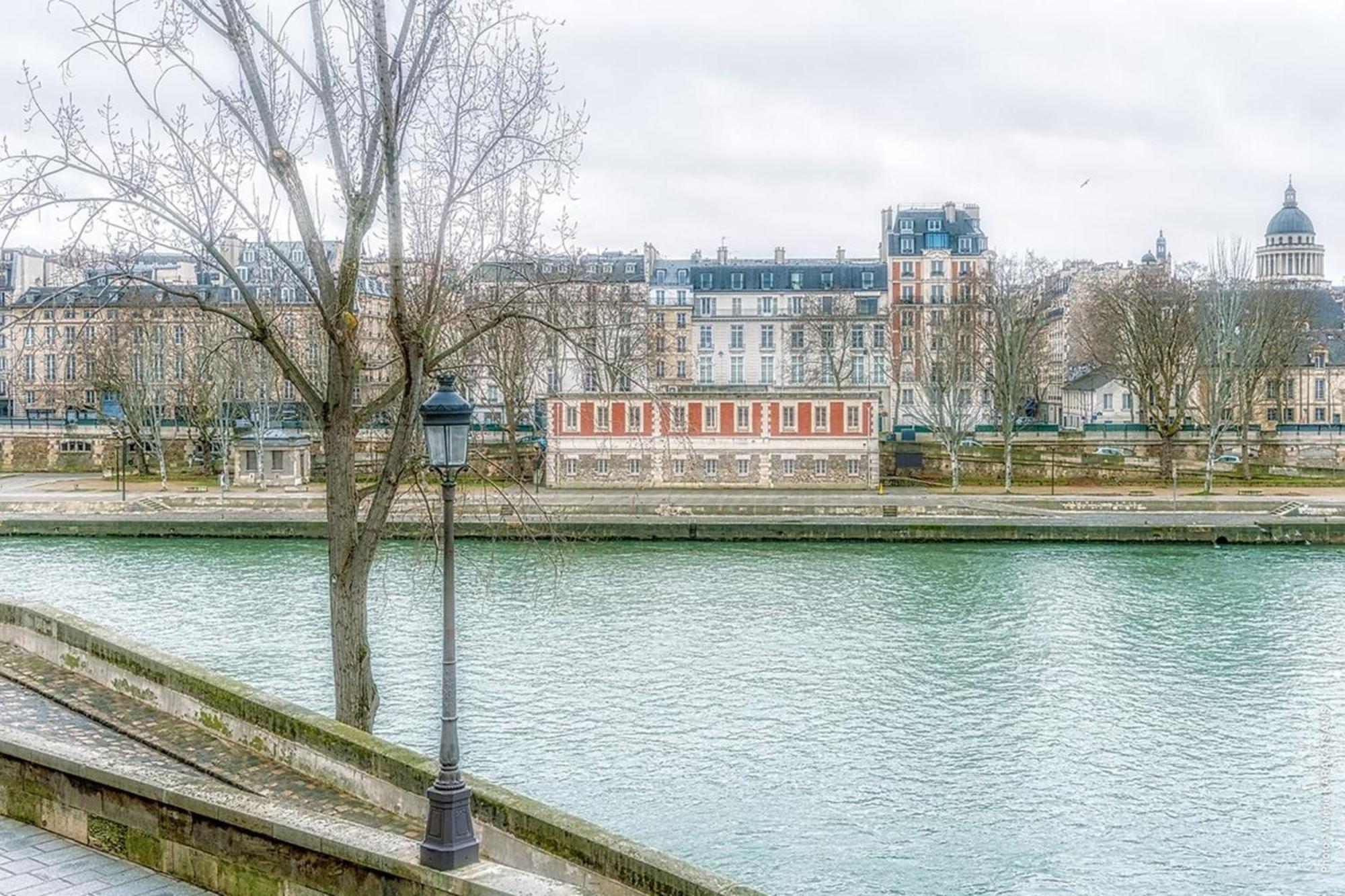 Ile Saint Louis - Quai D'orleans 2bdr By B'your Appartement