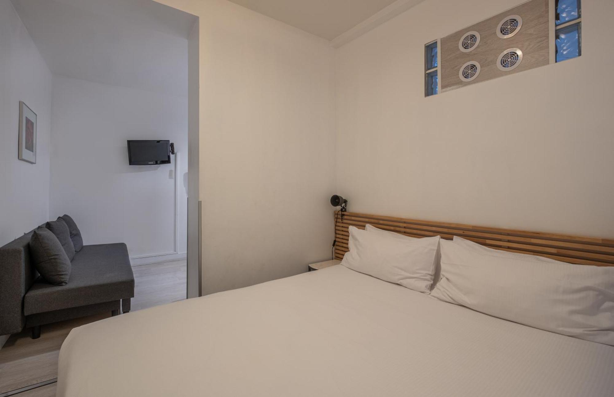 Clignancourt 3* Paris