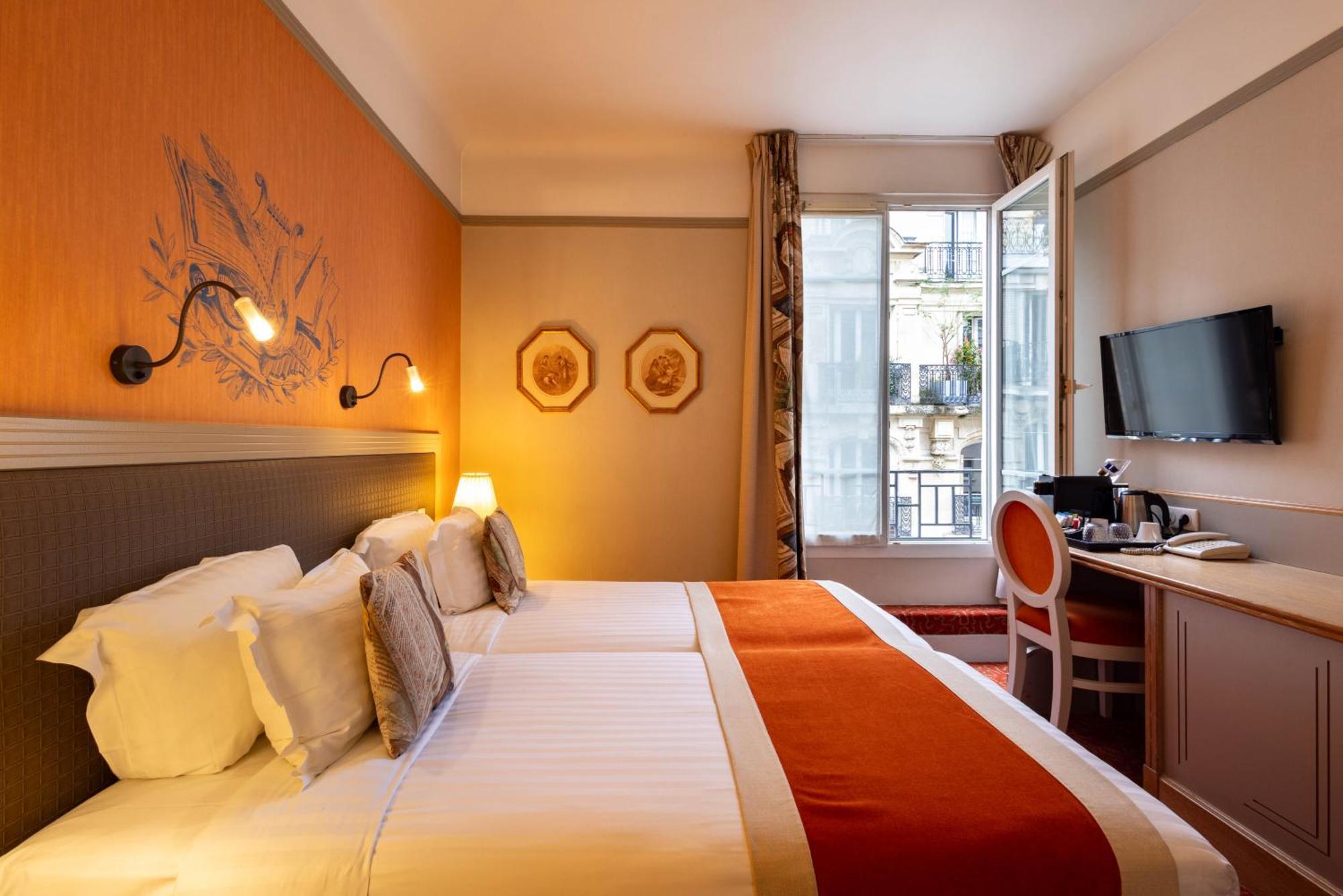 Hotel Foch Paris